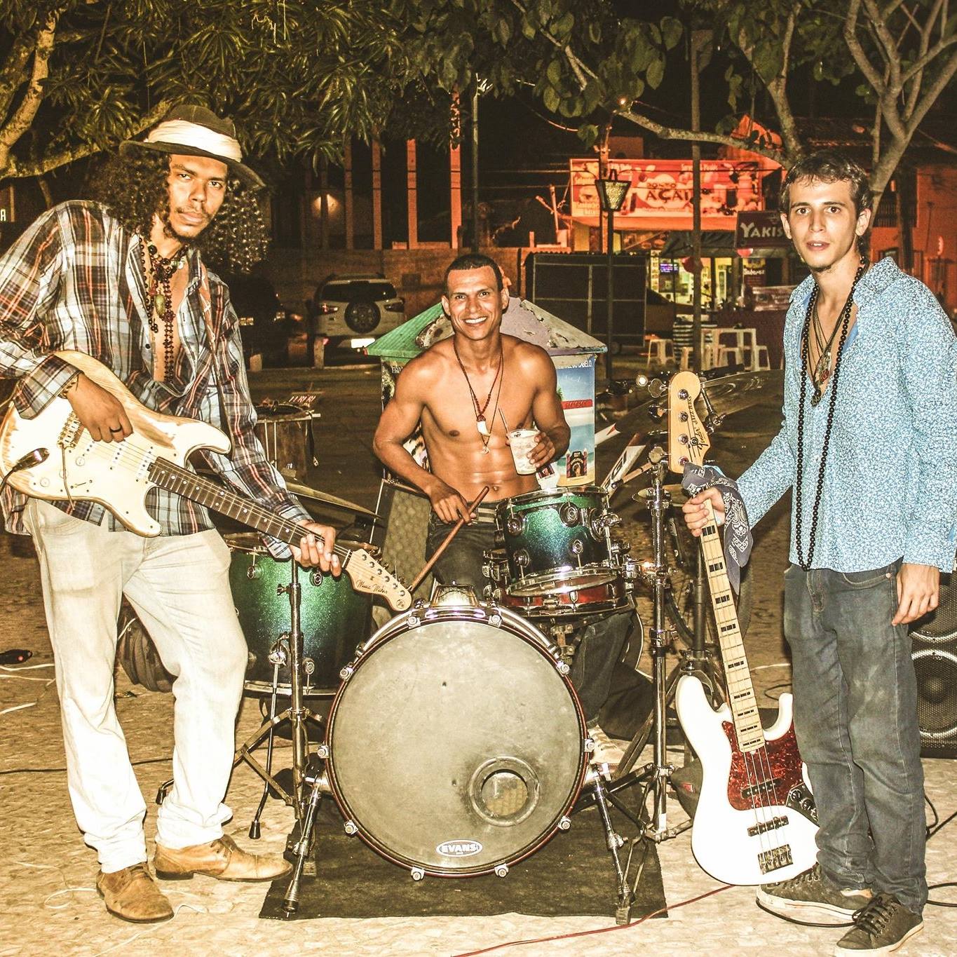 Cartaz  - Praa dos Hippies - Esquina do Buda Bar com Brodei, Domingo 1 de Abril de 2018